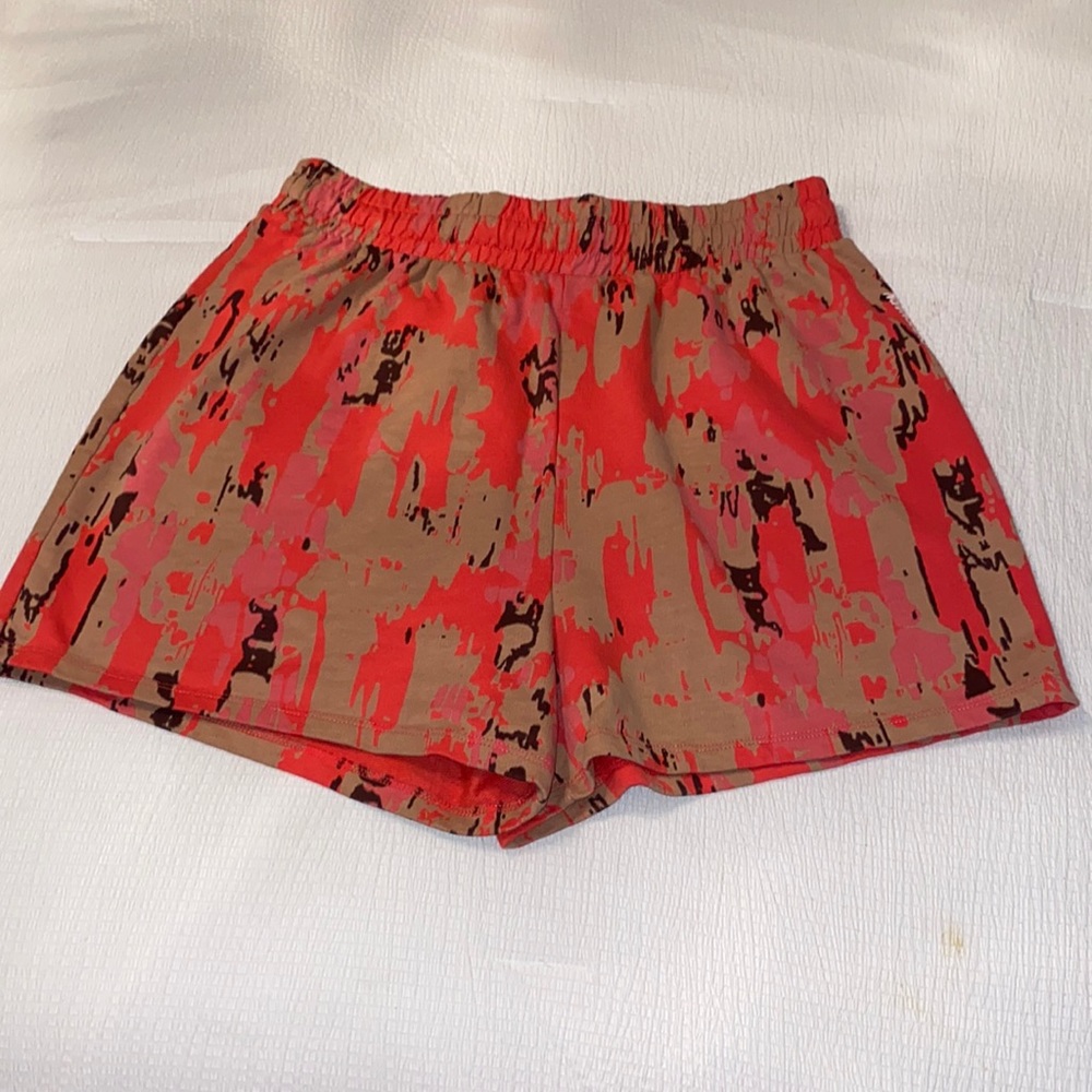 Gymshark graphic camo shorts size medium